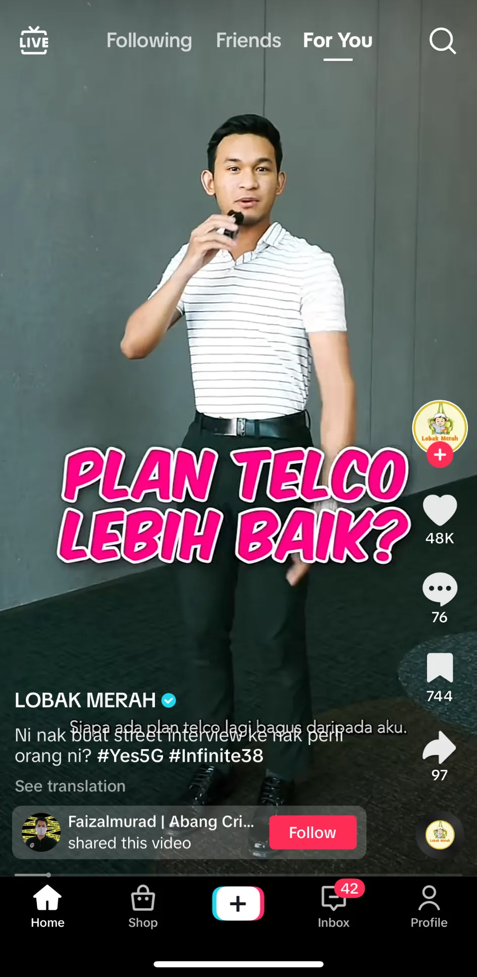 TikTok street interview from Lobak Merah asking passers-by which telco plan is better, 48K likes